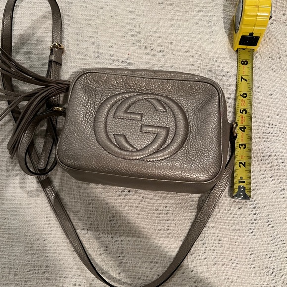 GUCCI Pebbled Calfskin Small Soho Disco Crossbody - Metallic - Picture 1 of 12